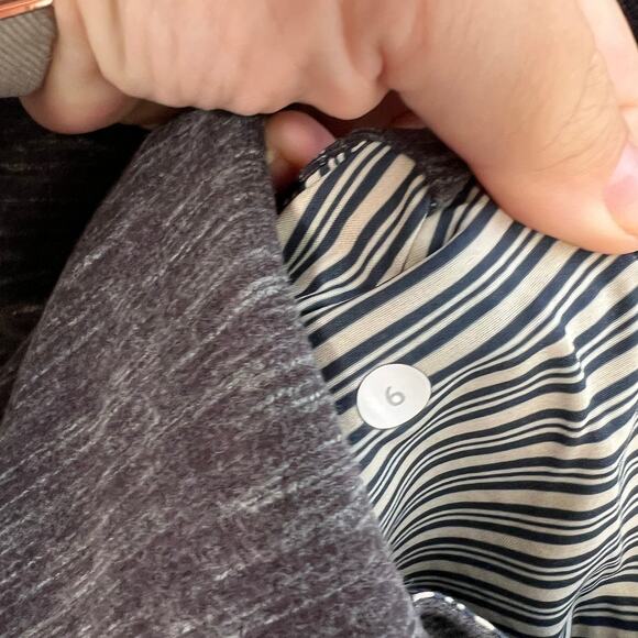 LULULEMON Exhalation Pullover II Sweatshirt Marled Gray Long Sleeve Size 6 - Picture 8 of 8